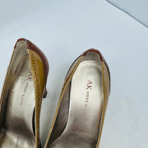 Vintage AK Anne Klein Mary Jane Wingtip Heels Multi-Tone Leather Size 6.5M - Picture 4 of 12